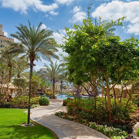 Gorgeous 2Br In Fairmont Apartment Dubai Exterior photo