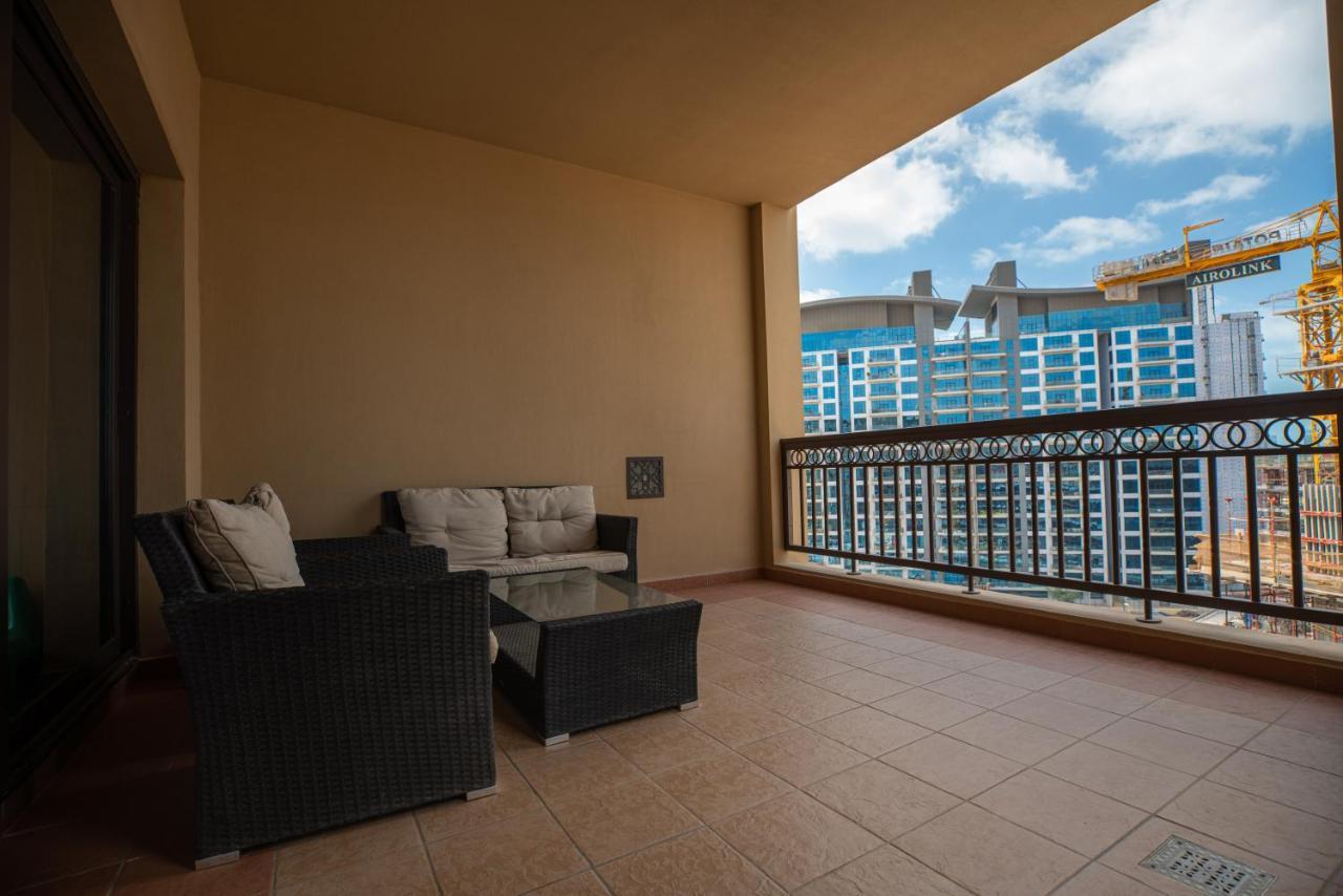 Gorgeous 2Br In Fairmont Apartment Dubai Exterior photo